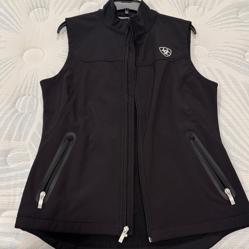 Ariat Black Softshell Vest with Zippered Pockets